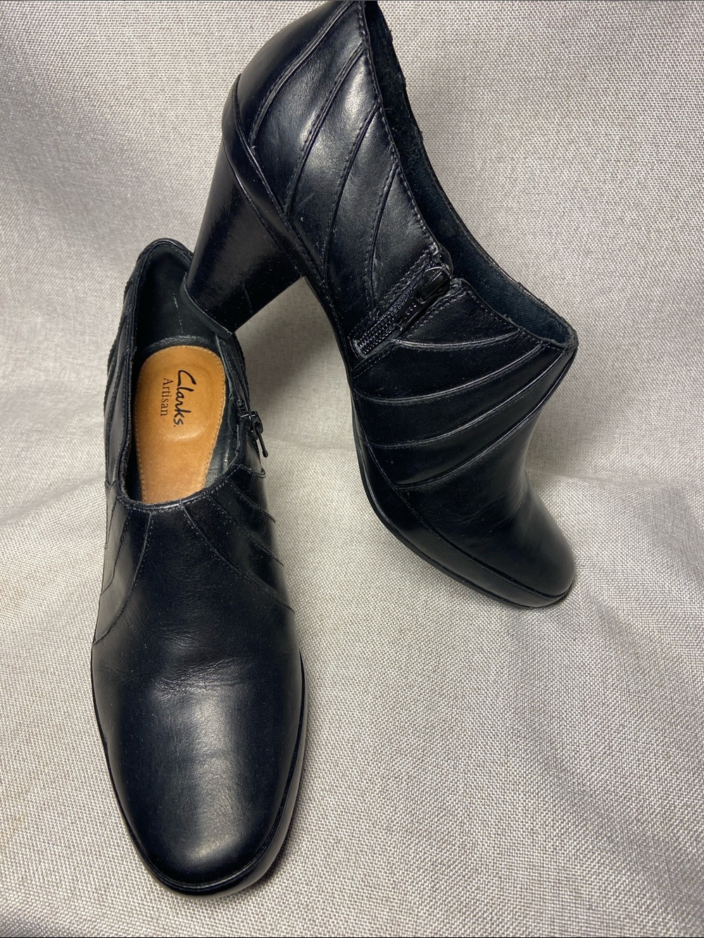 Clarks Black Leather Women's Dress Heels with Side Zip Size 10M